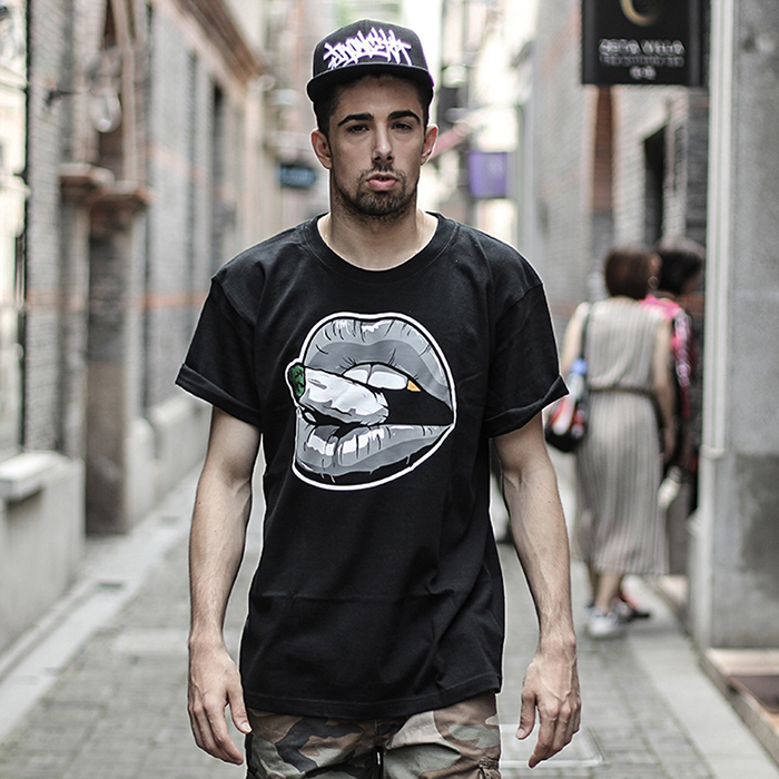 >Custom The Best Plain Black T-Shirt for Men